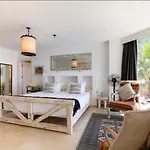 Toros, 5 Rooms,10 Persons, Sea Views And Private Pool Βίλα