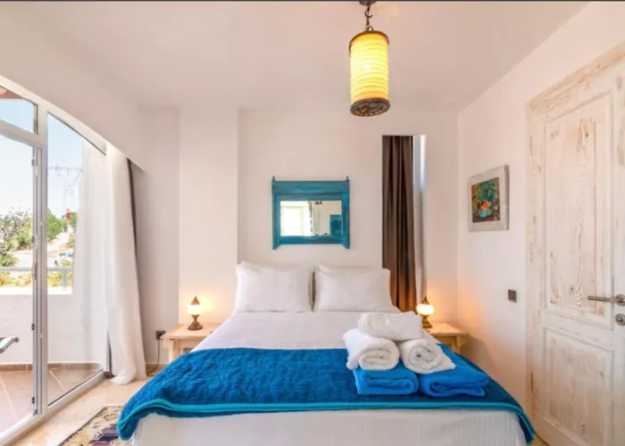 Villa Toros, 5 Rooms,10 Persons, Sea Views And Private Pool Kas